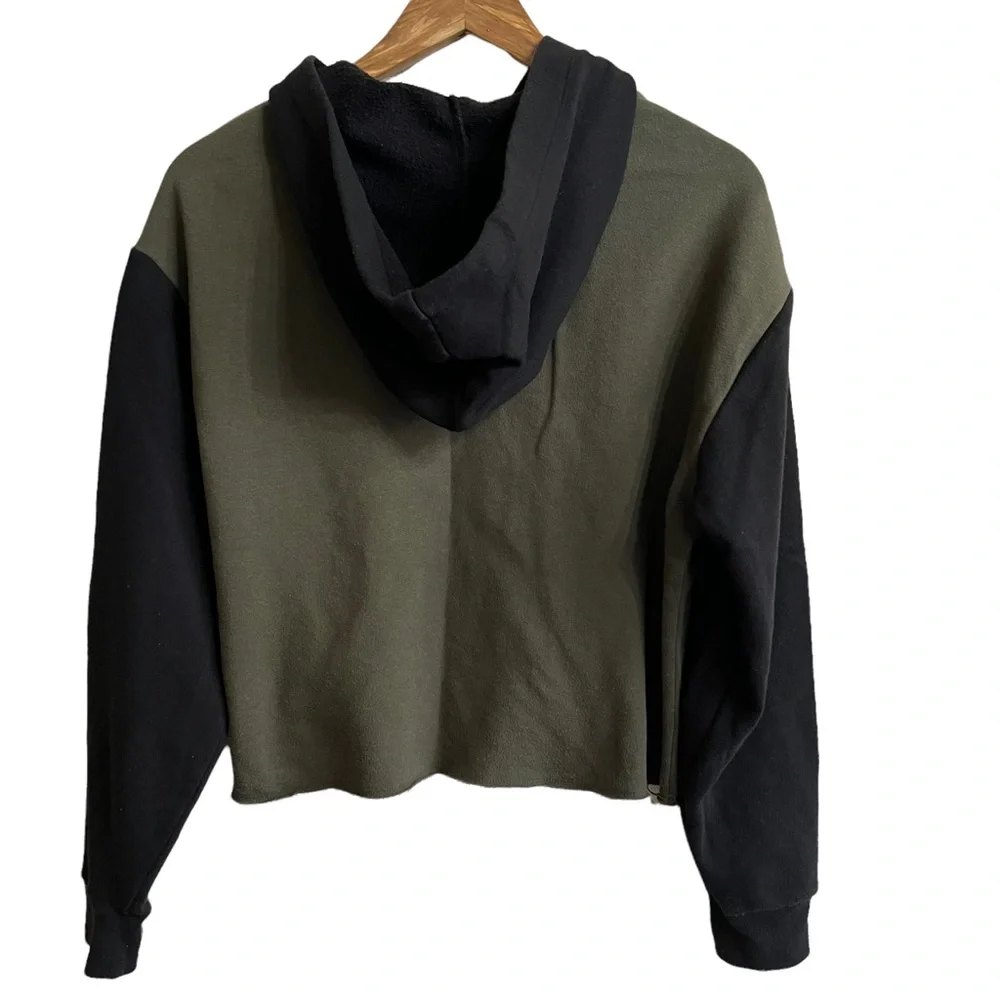 Victoria’s Secret PINK Camo Cropped Hoodie - Picture 6 of 8